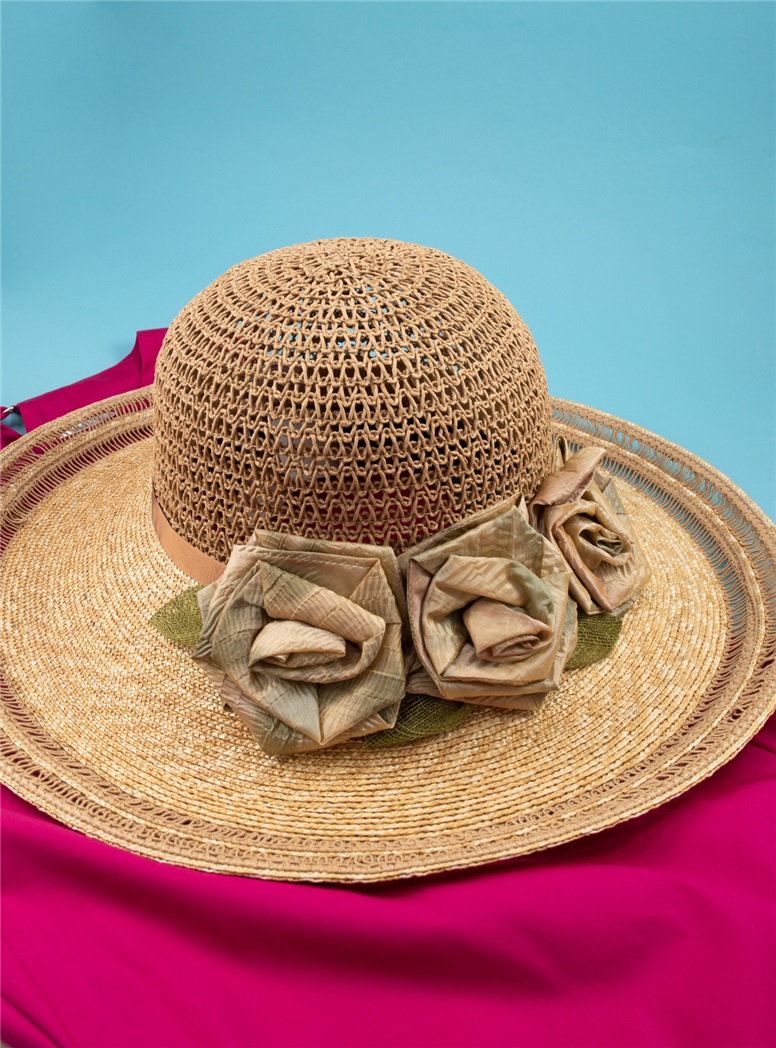 Ladies Straw Sun Hat with Flowers