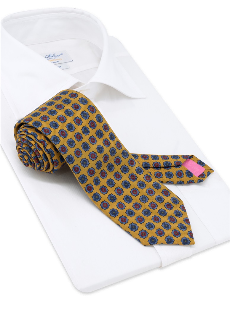Silk Neat Tie in Gold