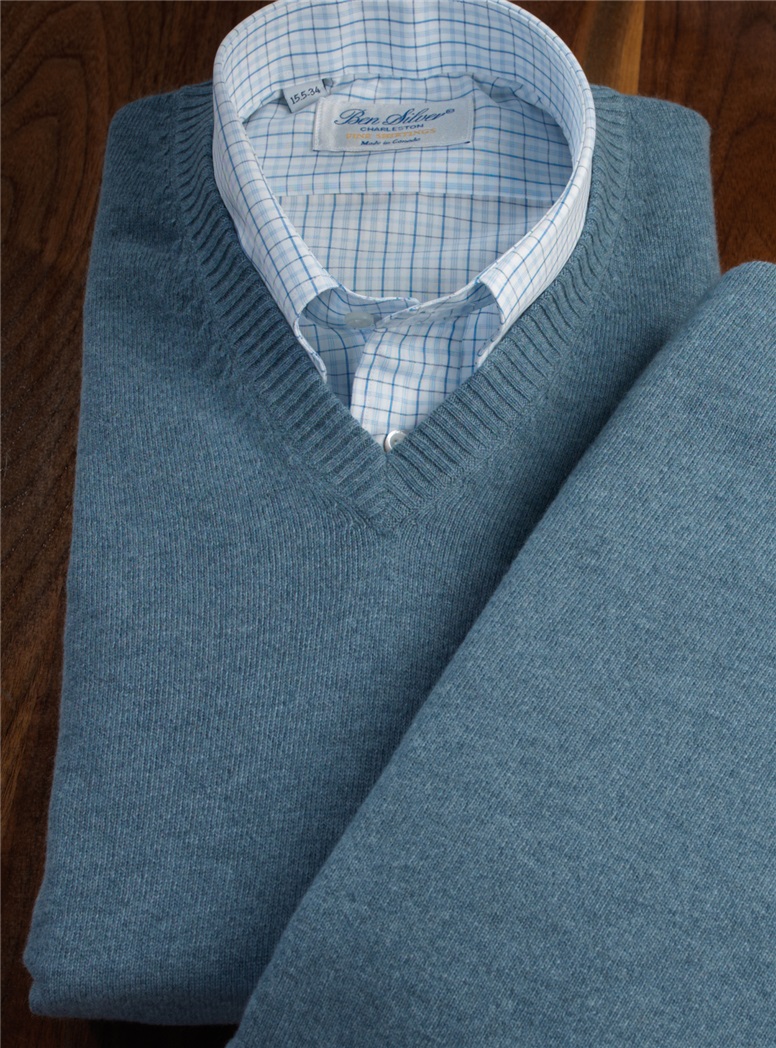 Cashmere V-neck Sweater in Fog